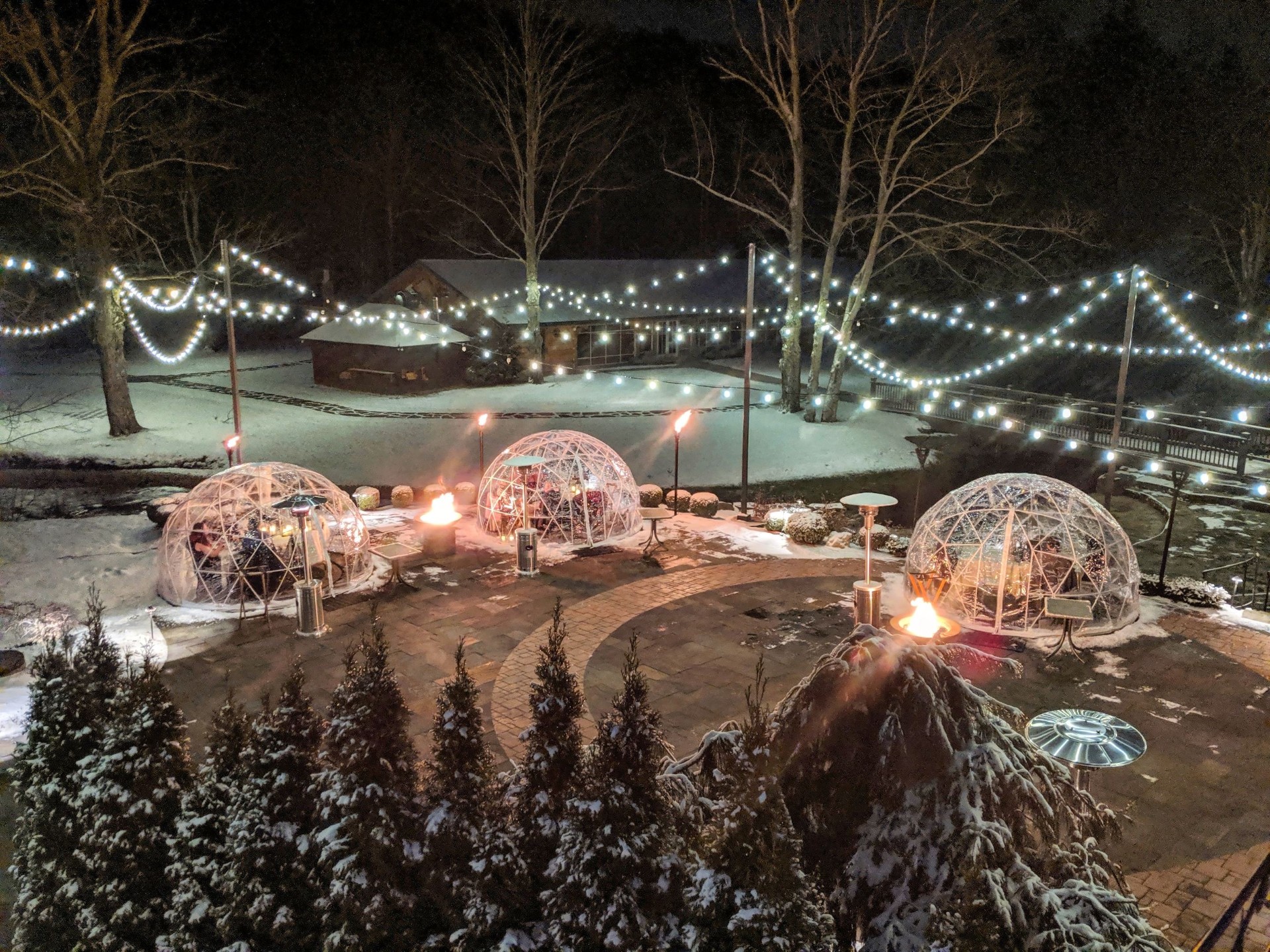 You Can Dine in a Cozy, Private Igloo at this Beautiful NEPA Destination
